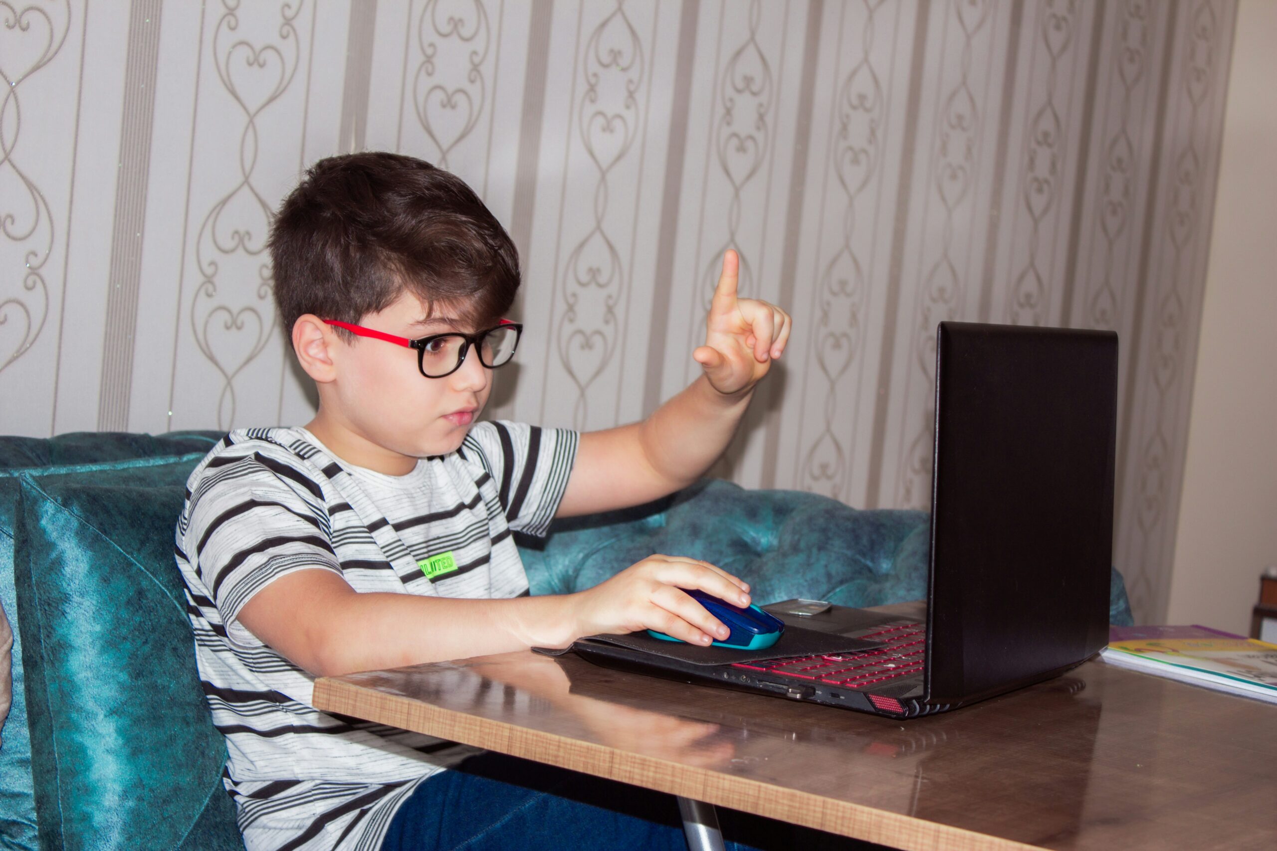 How to Manage Screen Time for Adults and Kids?